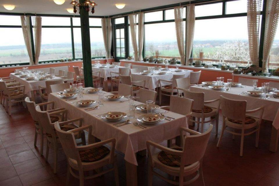 Milotice Hotel Vinohrad מראה חיצוני תמונה